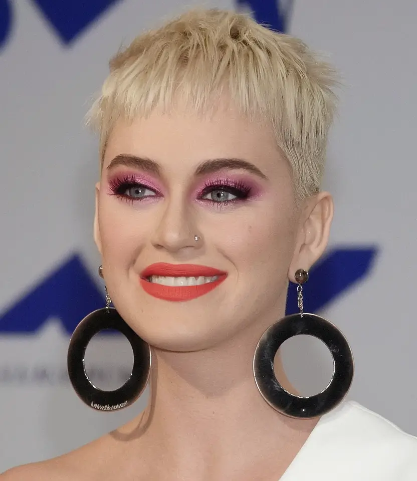 Fall 2025 Haircuts and Hair Color for Women Over 40 That Will Inspire Your Next Look
