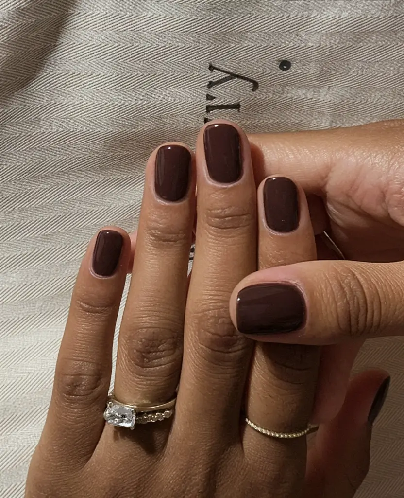 Fall Color Nails: Trendy Shades 2025 — Best Manicure Colors for Cozy Season