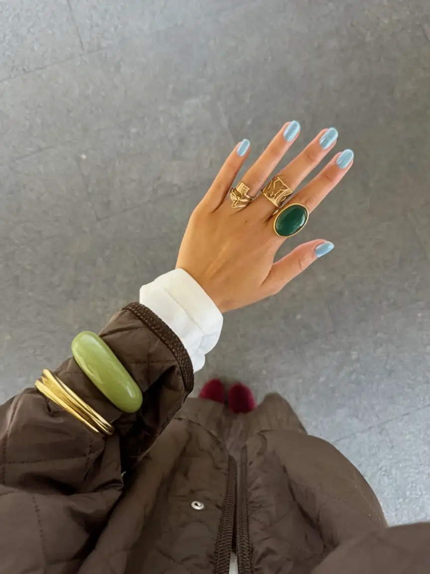 Fall Color Nails: Trendy Shades 2025 — Best Manicure Colors for Cozy Season