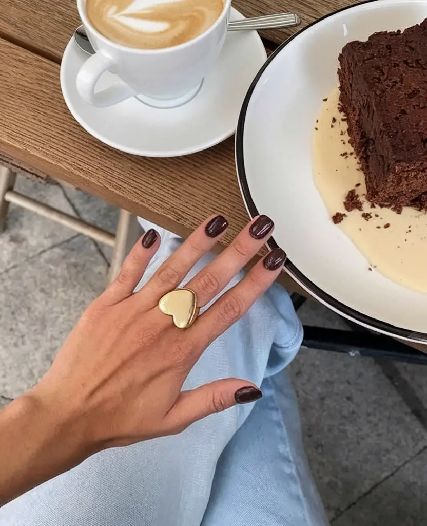 Fall Color Nails: Trendy Shades 2025 — Best Manicure Colors for Cozy Season
