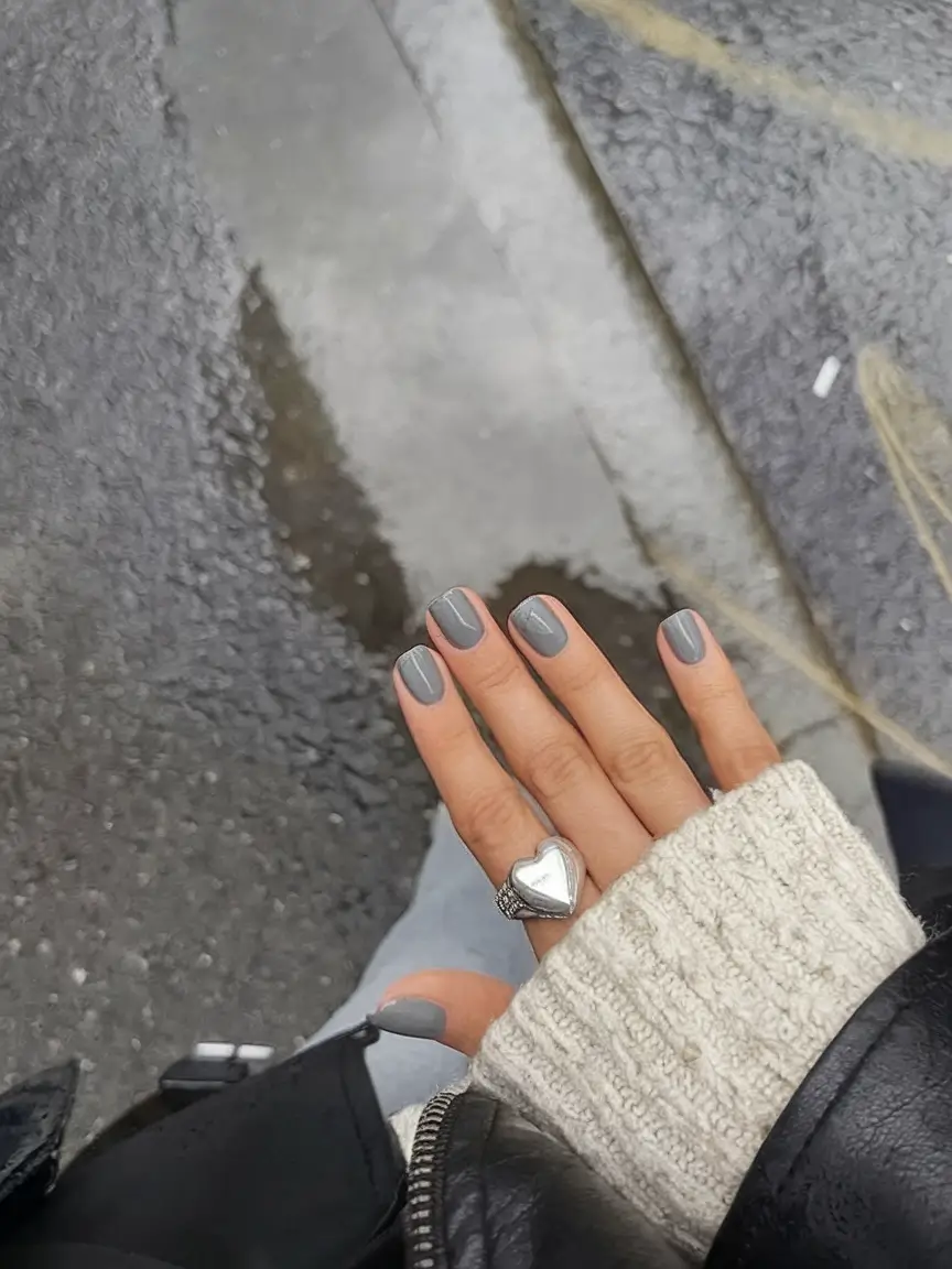 Fall Color Nails: Trendy Shades 2025 — Best Manicure Colors for Cozy Season