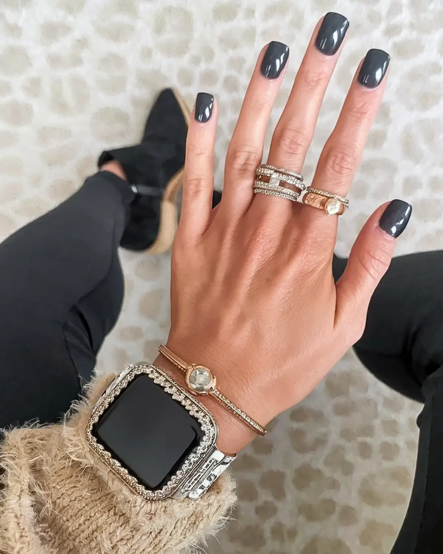 Fall Color Nails: Trendy Shades 2025 — Best Manicure Colors for Cozy Season