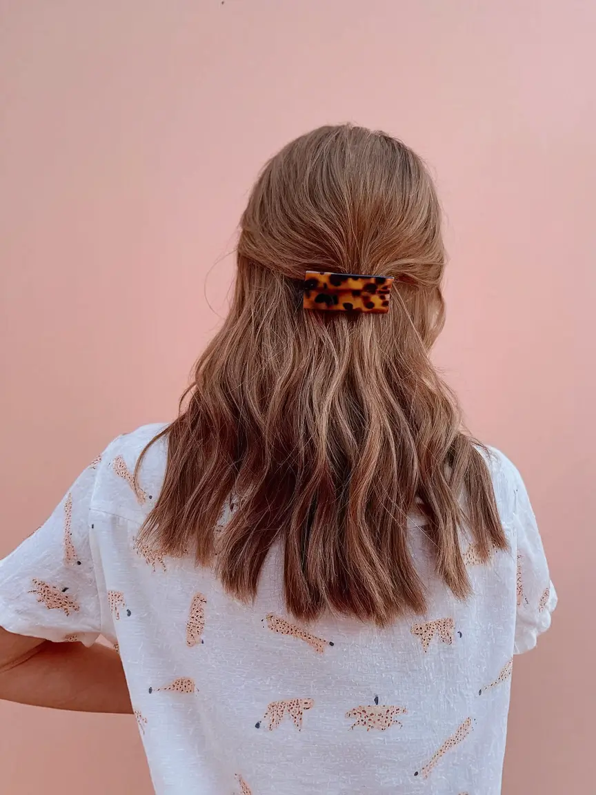 Fall Hairstyle for Medium Hair 2025: 27 Trendy Looks with Braids, Bows & Clips