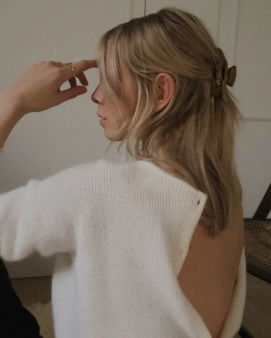 Fall Hairstyle for Medium Hair 2025: 27 Trendy Looks with Braids, Bows & Clips