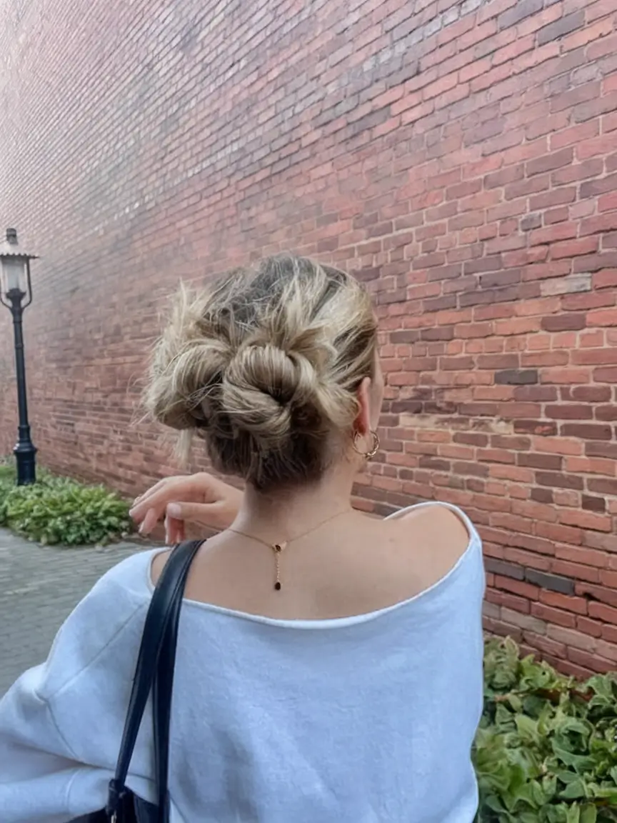 Fall Hairstyle for Medium Hair 2025: 27 Trendy Looks with Braids, Bows & Clips
