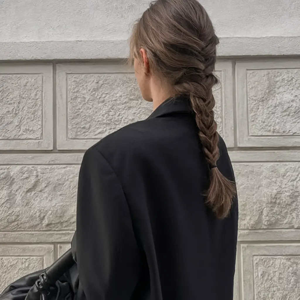 Fall Hairstyle for Medium Hair 2025: 27 Trendy Looks with Braids, Bows & Clips