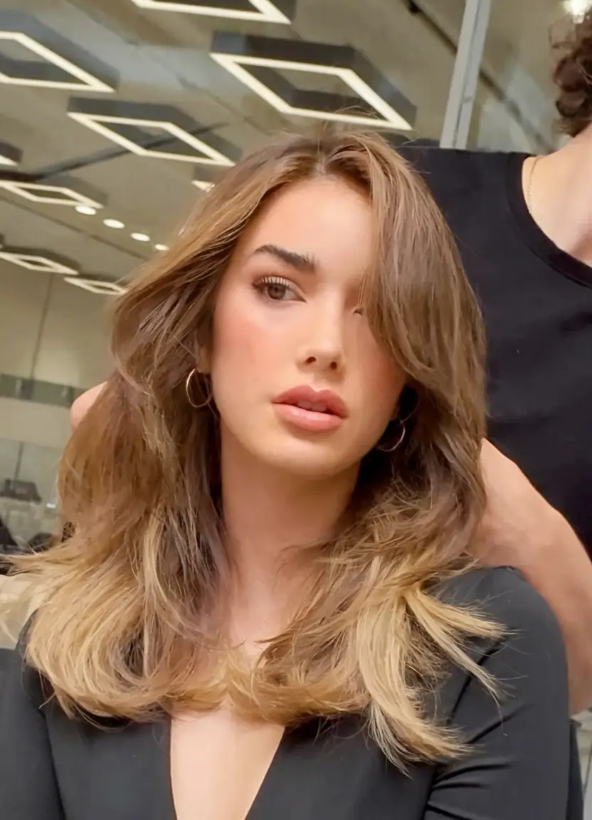 26 Gorgeous Fall Haircuts for Oval Faces to Try in 2025