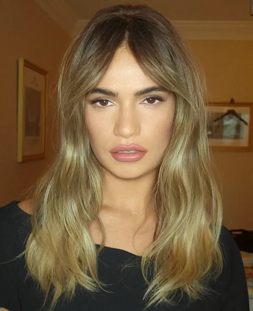 26 Gorgeous Fall Haircuts for Oval Faces to Try in 2025