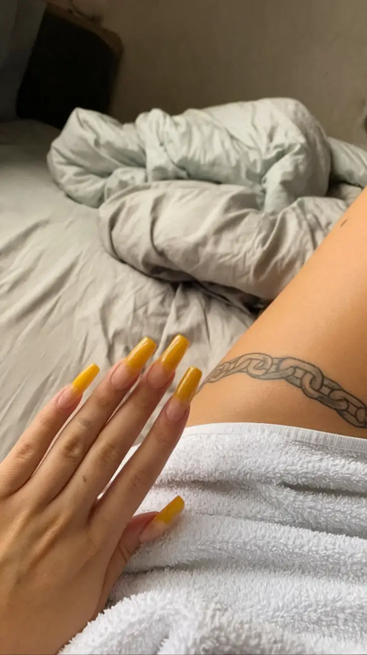 Fall Stiletto Nails 2025: Trendy Designs in Green, Orange, Matte & More