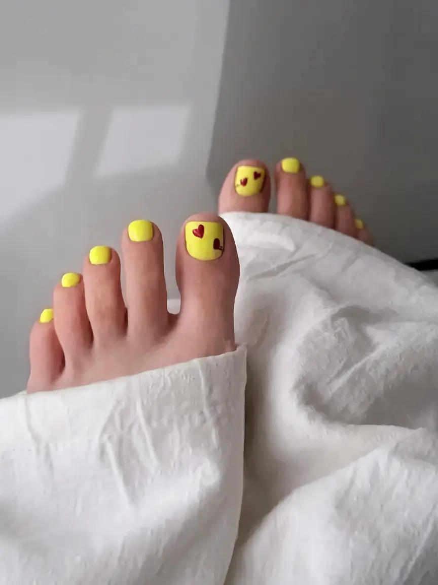 Fall Toe Nail Colors 2025: 28+ Trending Designs to Try This Autumn