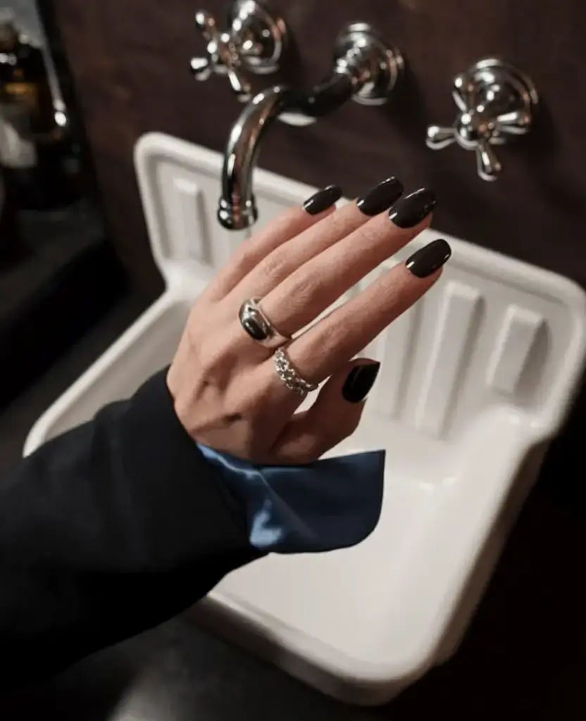 Fall 2025 Nail Color Ideas for Women Over 40: Chic & Timeless Manicure Trends