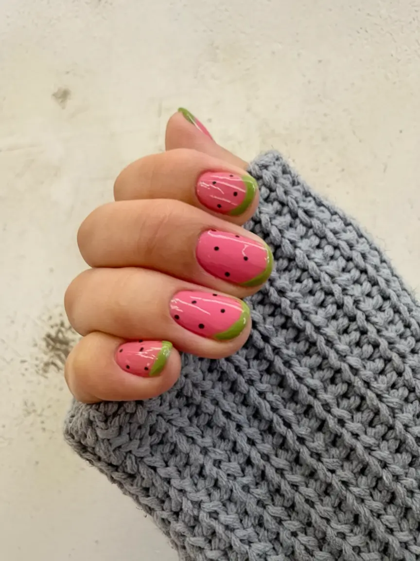 Fall 2025 Nail Trends: 28 Fresh Designs for Almond, Short, Square & Coffin Nails