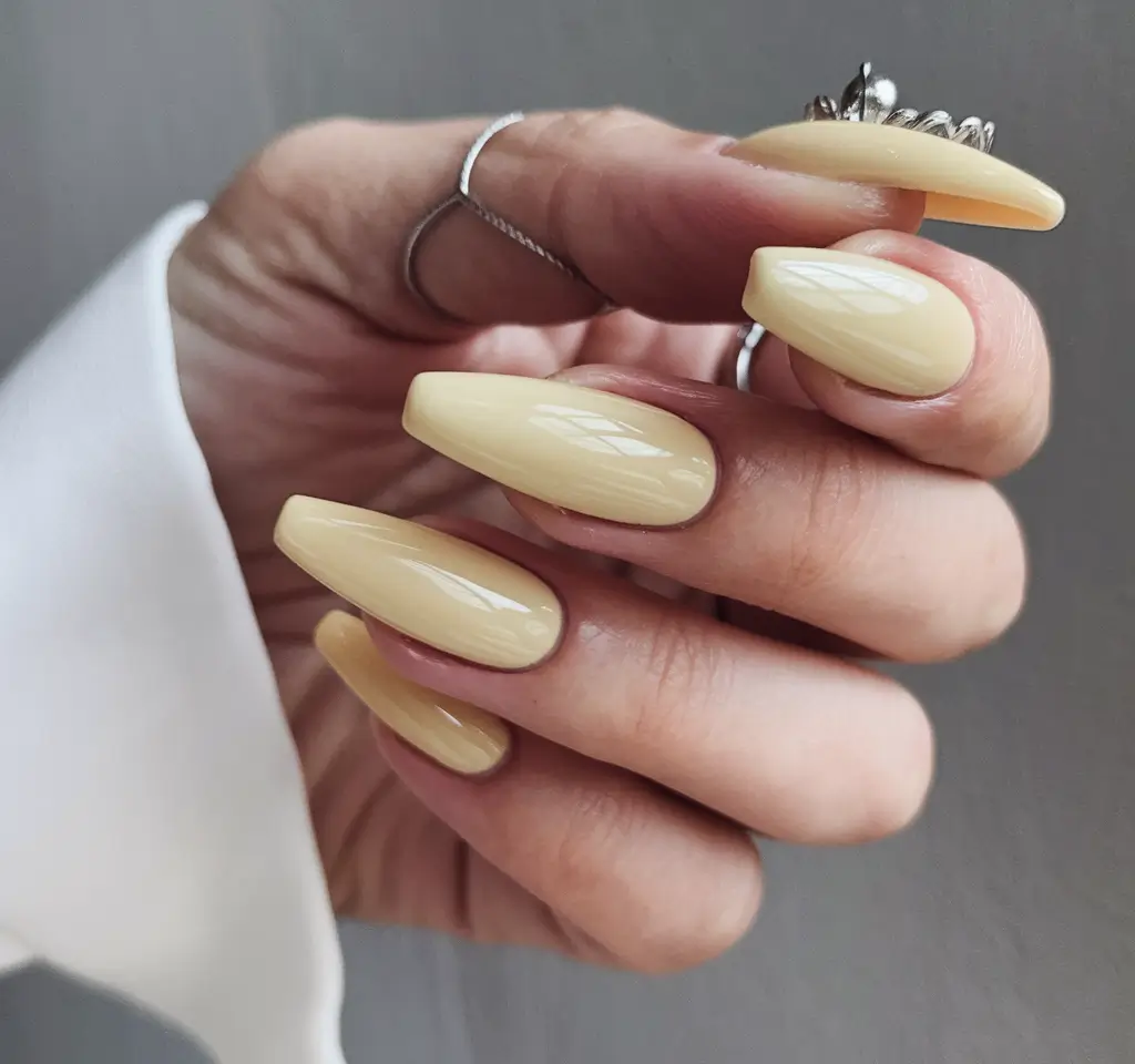 Best Fall Coffin Nail Ideas 2025: Chic Colors, Shapes & Trends for the Season