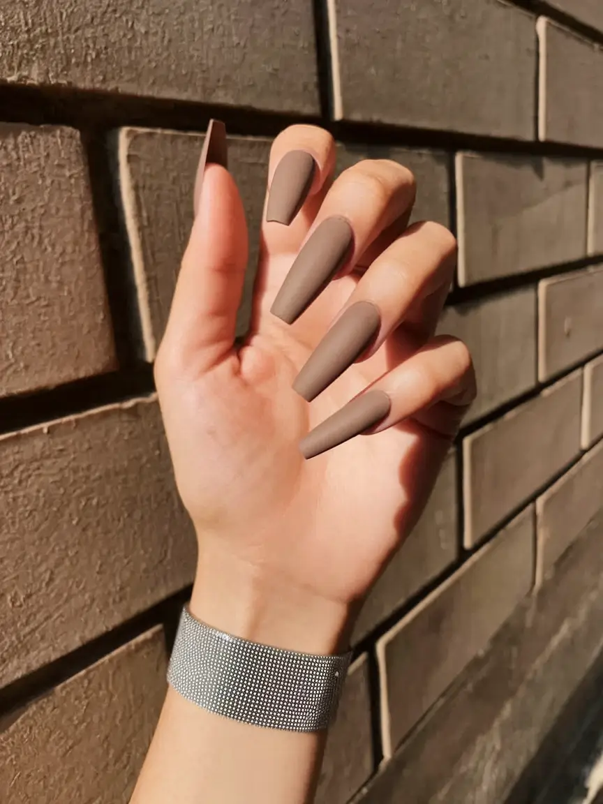 Best Fall Coffin Nail Ideas 2025: Chic Colors, Shapes & Trends for the Season