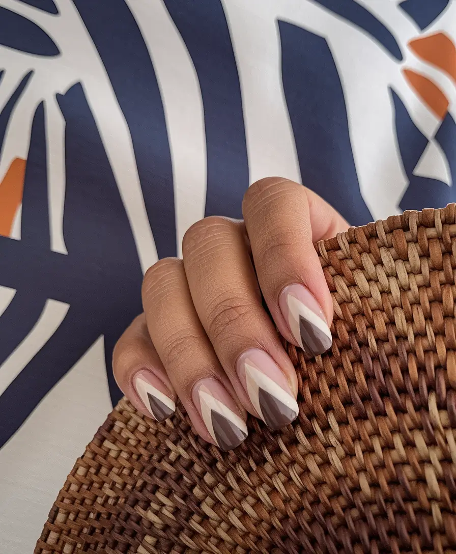Fall Manicure Ideas 2025 – Almond, Chrome, French Tip & Short Nail Designs for Autumn