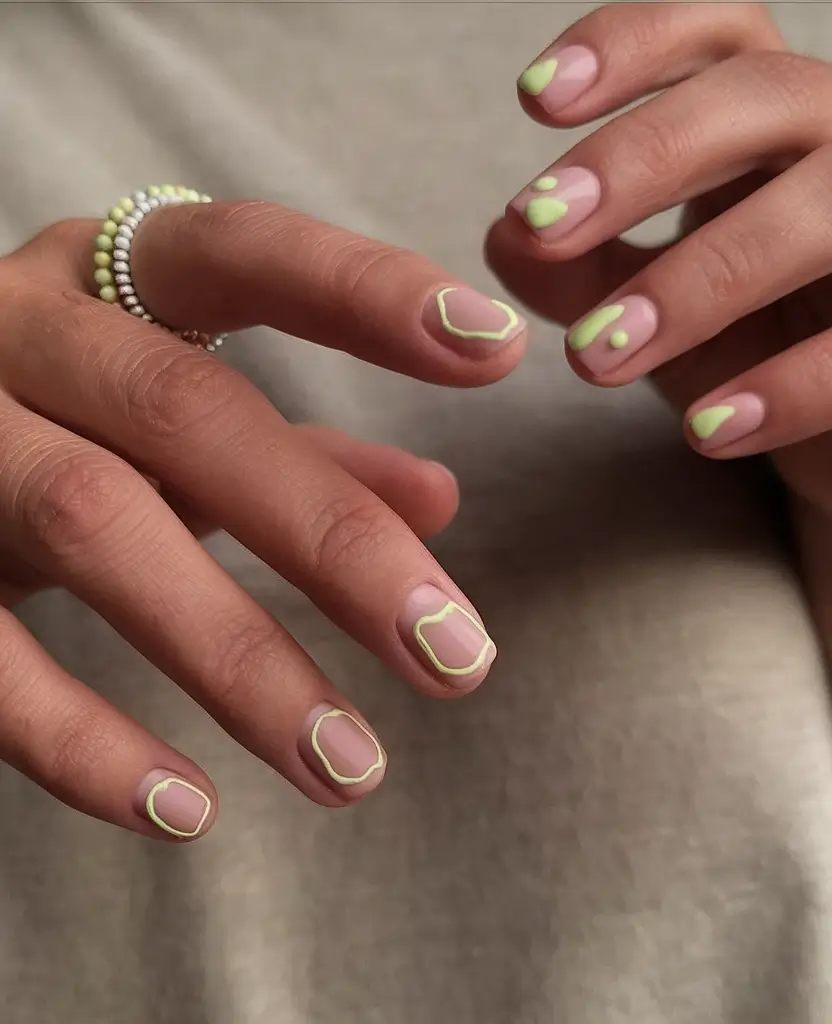 Fall Manicure Ideas 2025 – Almond, Chrome, French Tip & Short Nail Designs for Autumn