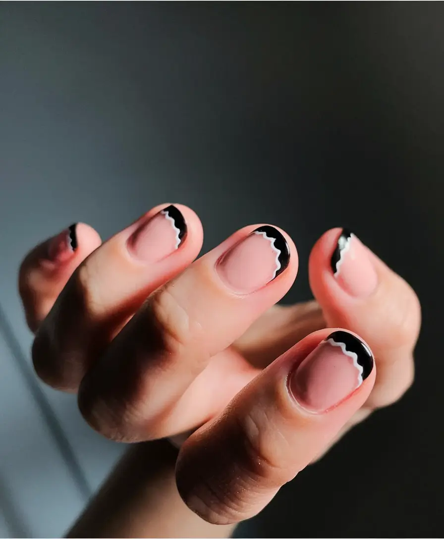Fall Manicure Ideas 2025 – Almond, Chrome, French Tip & Short Nail Designs for Autumn