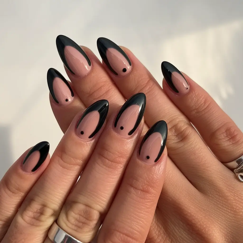 Fall Manicure Ideas 2025 – Almond, Chrome, French Tip & Short Nail Designs for Autumn