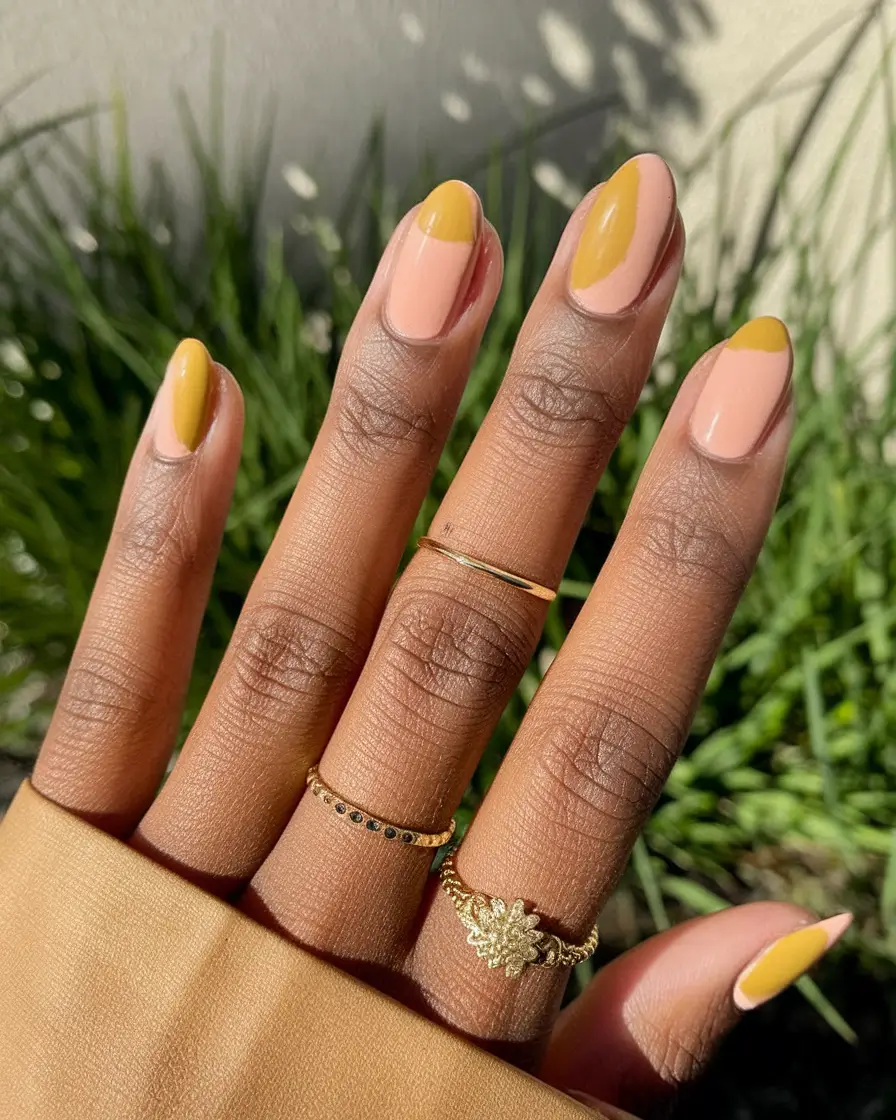 Fall Manicure Ideas 2025 – Almond, Chrome, French Tip & Short Nail Designs for Autumn
