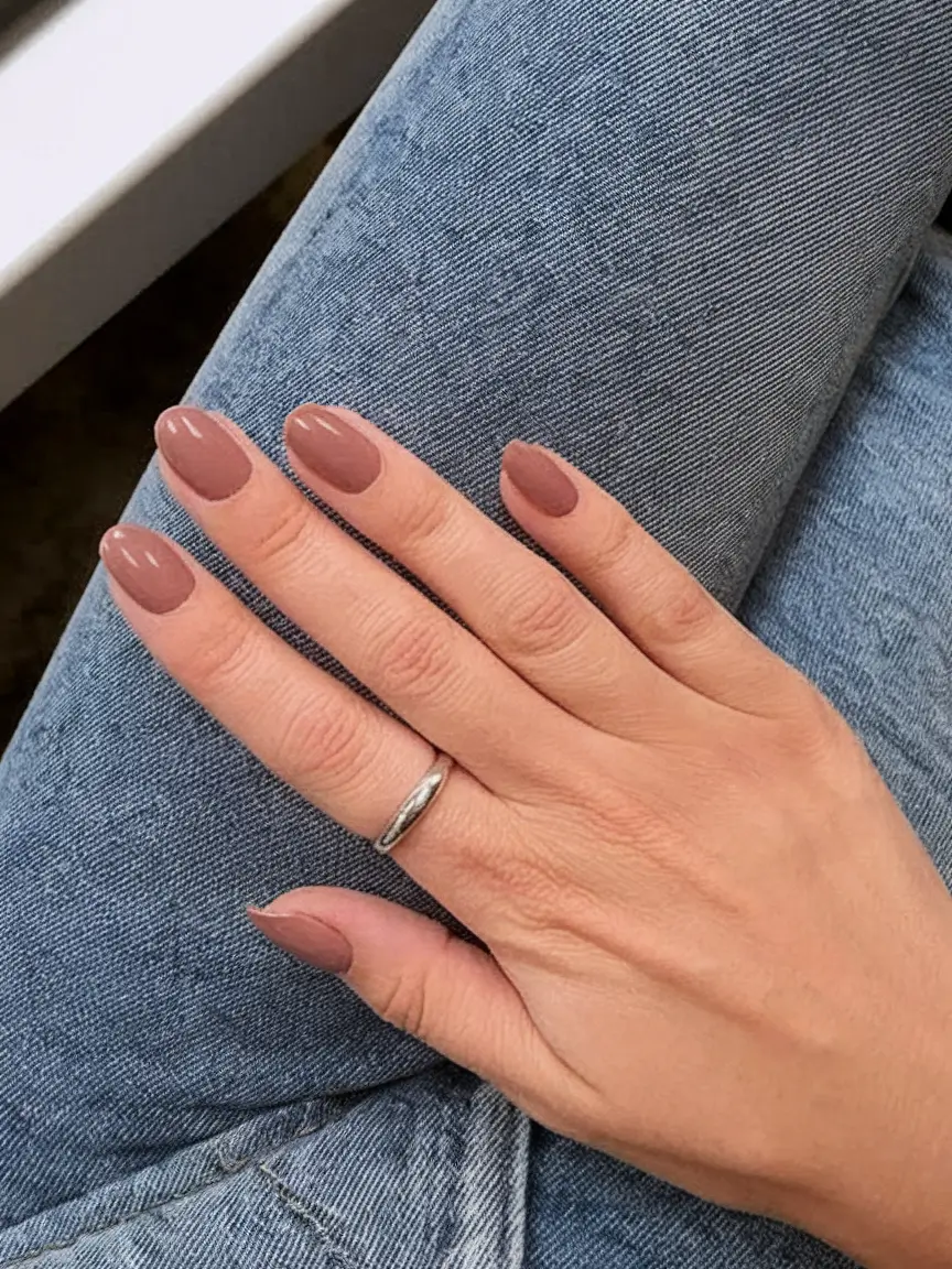 Fall Nails Oval Shape 2025: 27 Trendy Designs for a Cozy, Stylish Season