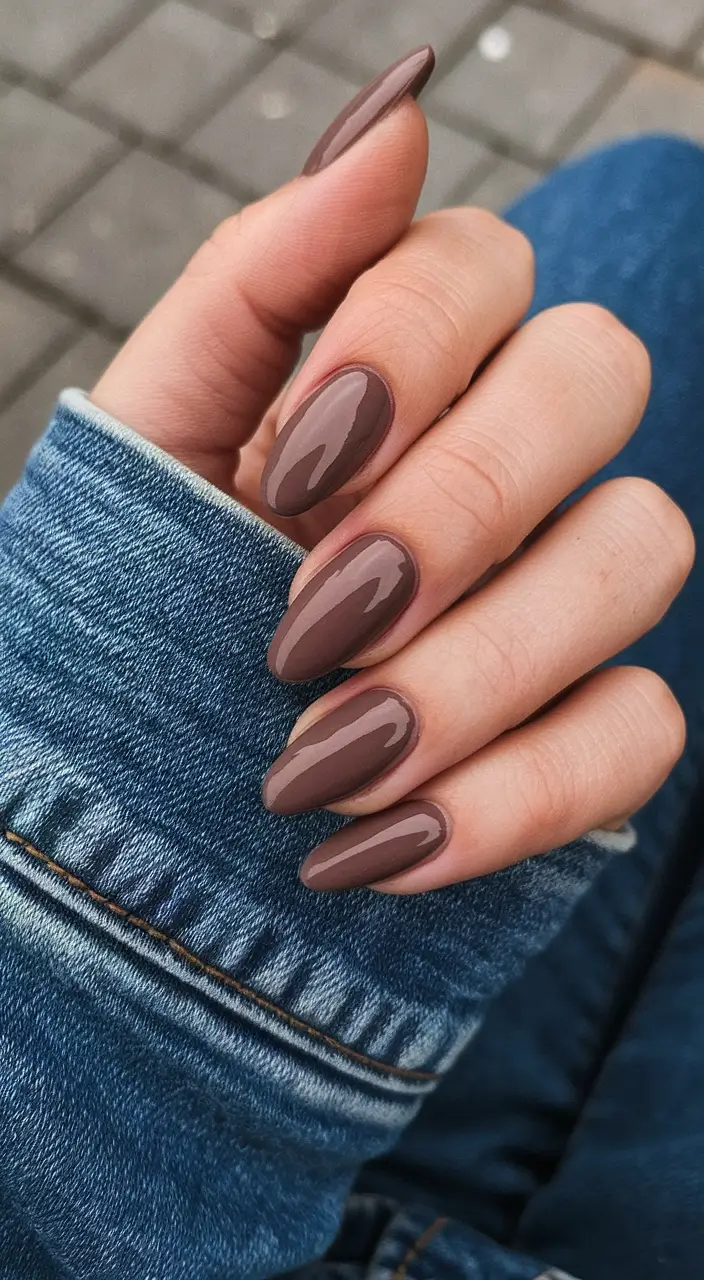 Fall Nails Oval Shape 2025: 27 Trendy Designs for a Cozy, Stylish Season