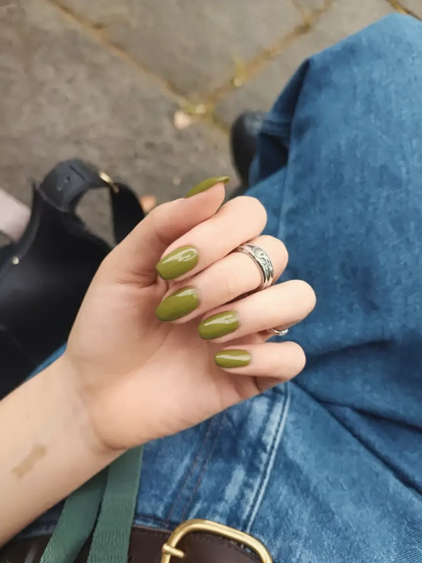 Fall Nails Oval Shape 2025: 27 Trendy Designs for a Cozy, Stylish Season