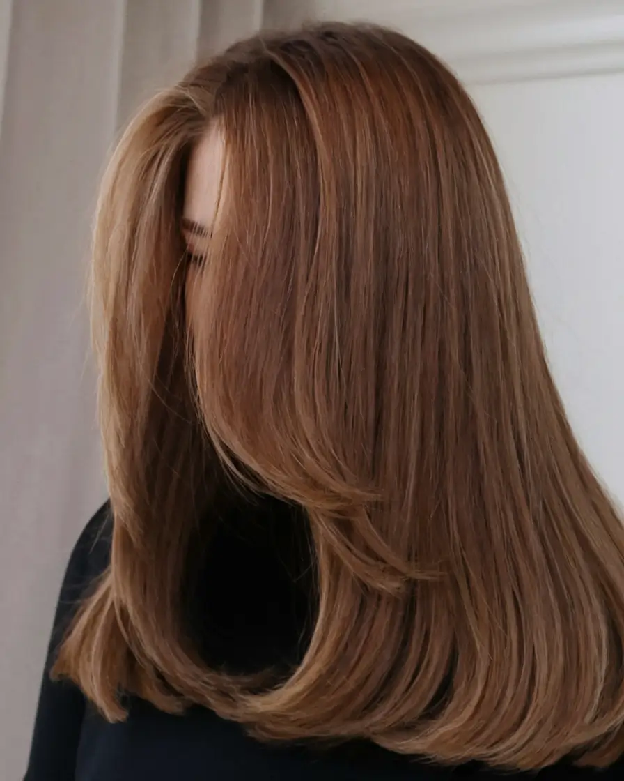 Medium-Length Haircut for Fall 2025: 26+ Fresh & Chic Mid-Length Looks to Try Now