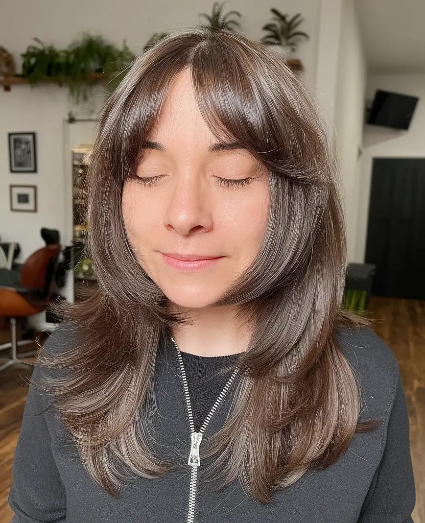 Medium-Length Haircut for Fall 2025: 26+ Fresh & Chic Mid-Length Looks to Try Now