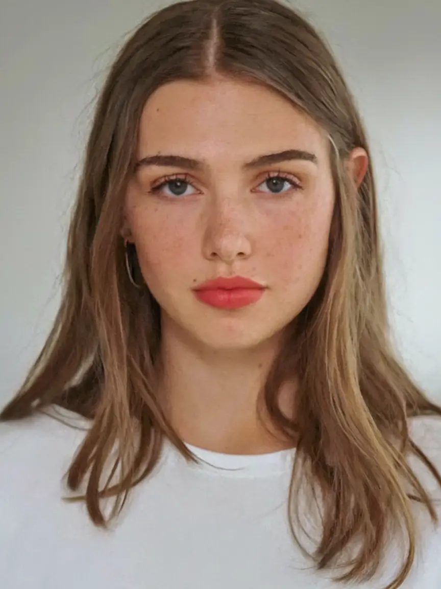 Medium-Length Haircut for Fall 2025: 26+ Fresh & Chic Mid-Length Looks to Try Now