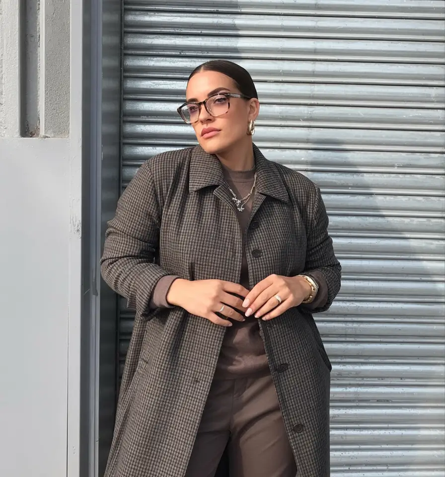 29 Stylish Midsize Fall Outfits Ideas for 2025 You’ll Want to Copy
