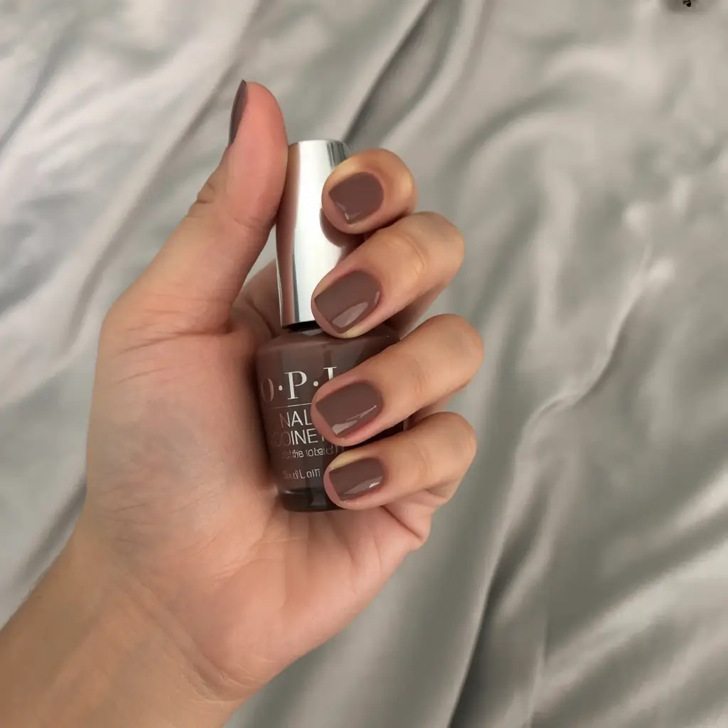 Brown Fall Nails 2025: Stylish Designs, Shapes & Ideas for Cozy Season