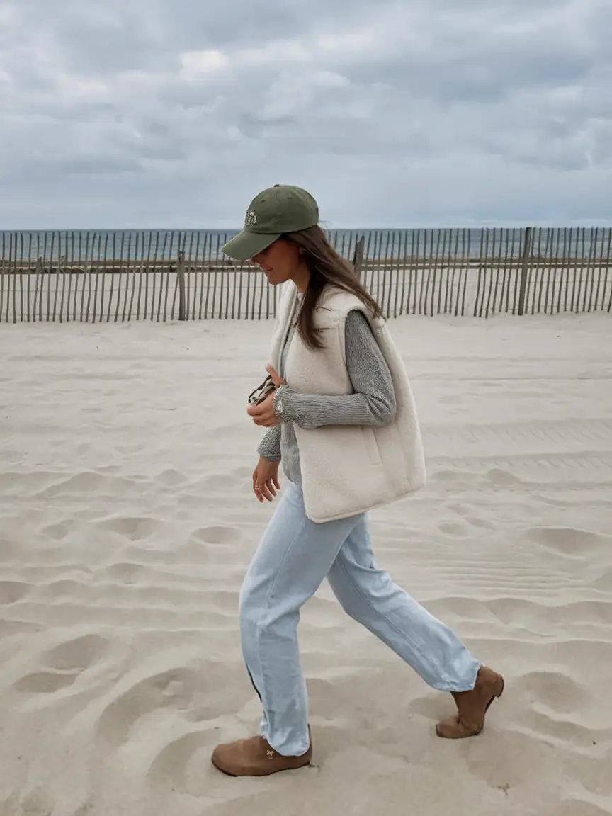 Cozy Outfits to Wear in October 2025: Stylish & Comfortable Fall Looks