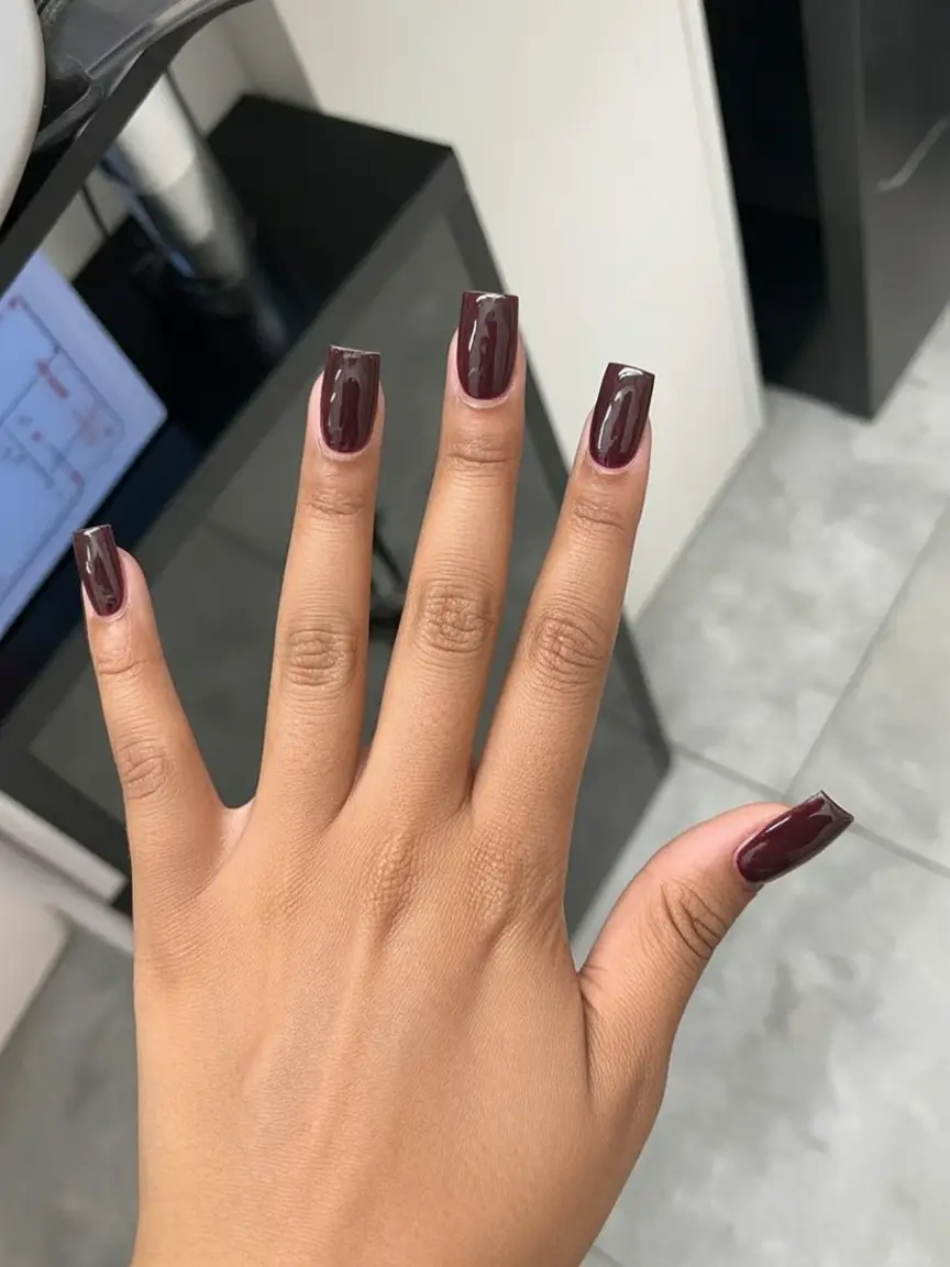 Fall Nail Colors for Dark Skin 2025: Trendy Shades and Manicure Ideas