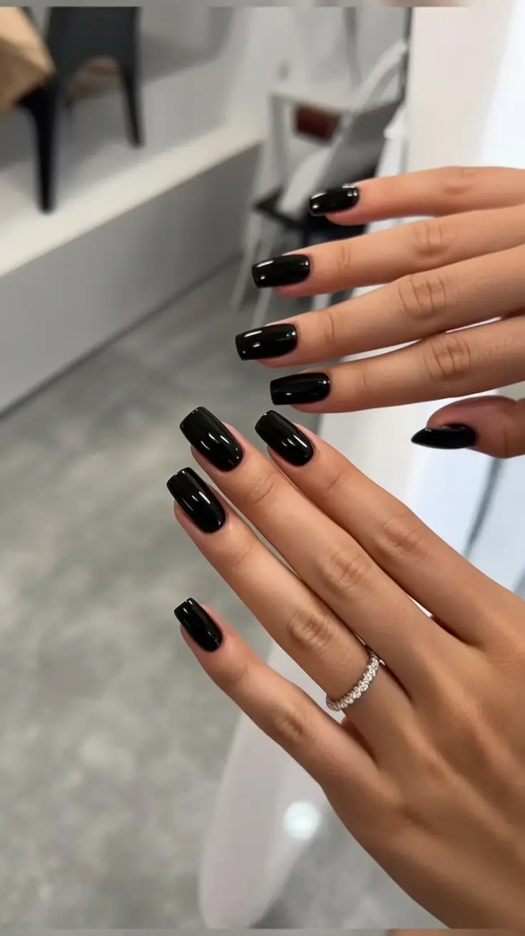 Fall Nails 2025 Color Trends: Stunning Almond, Short & Red Designs for Autumn