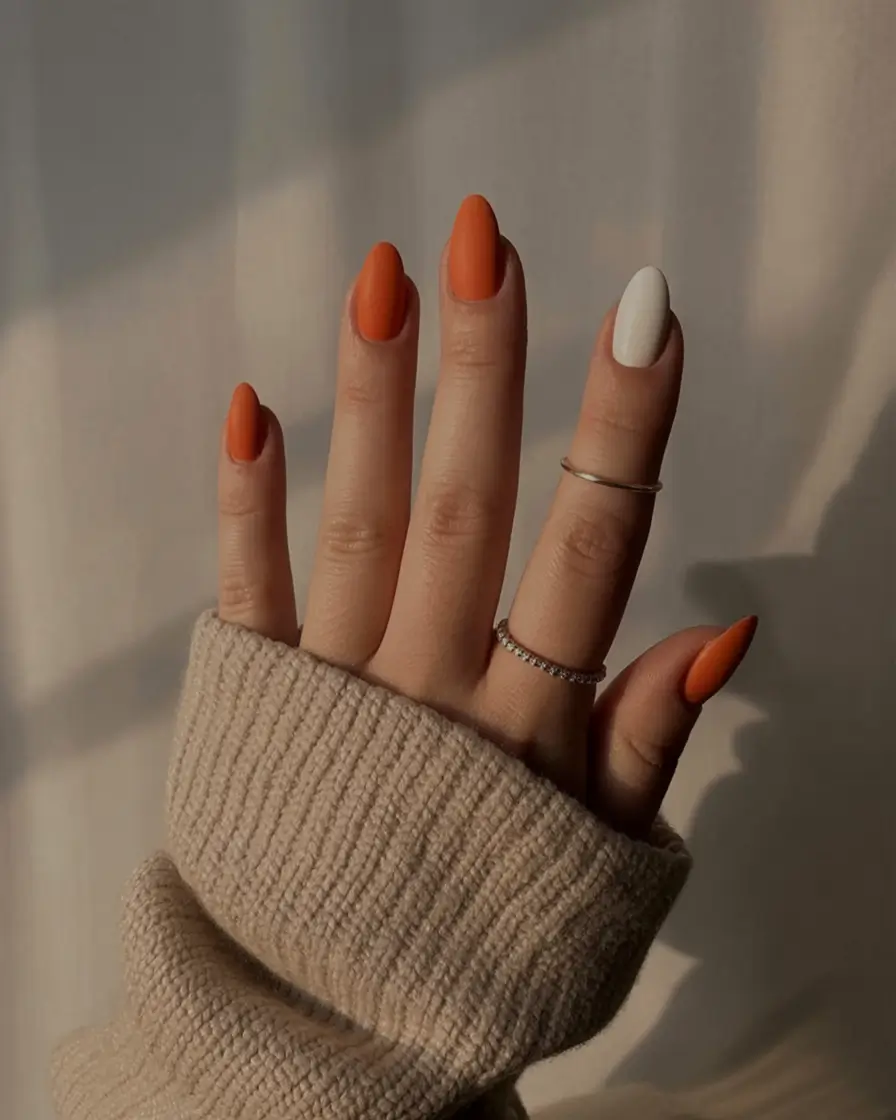 Fall Season Nails Ideas 2025: Trendy Manicure Colors and Designs for Autumn