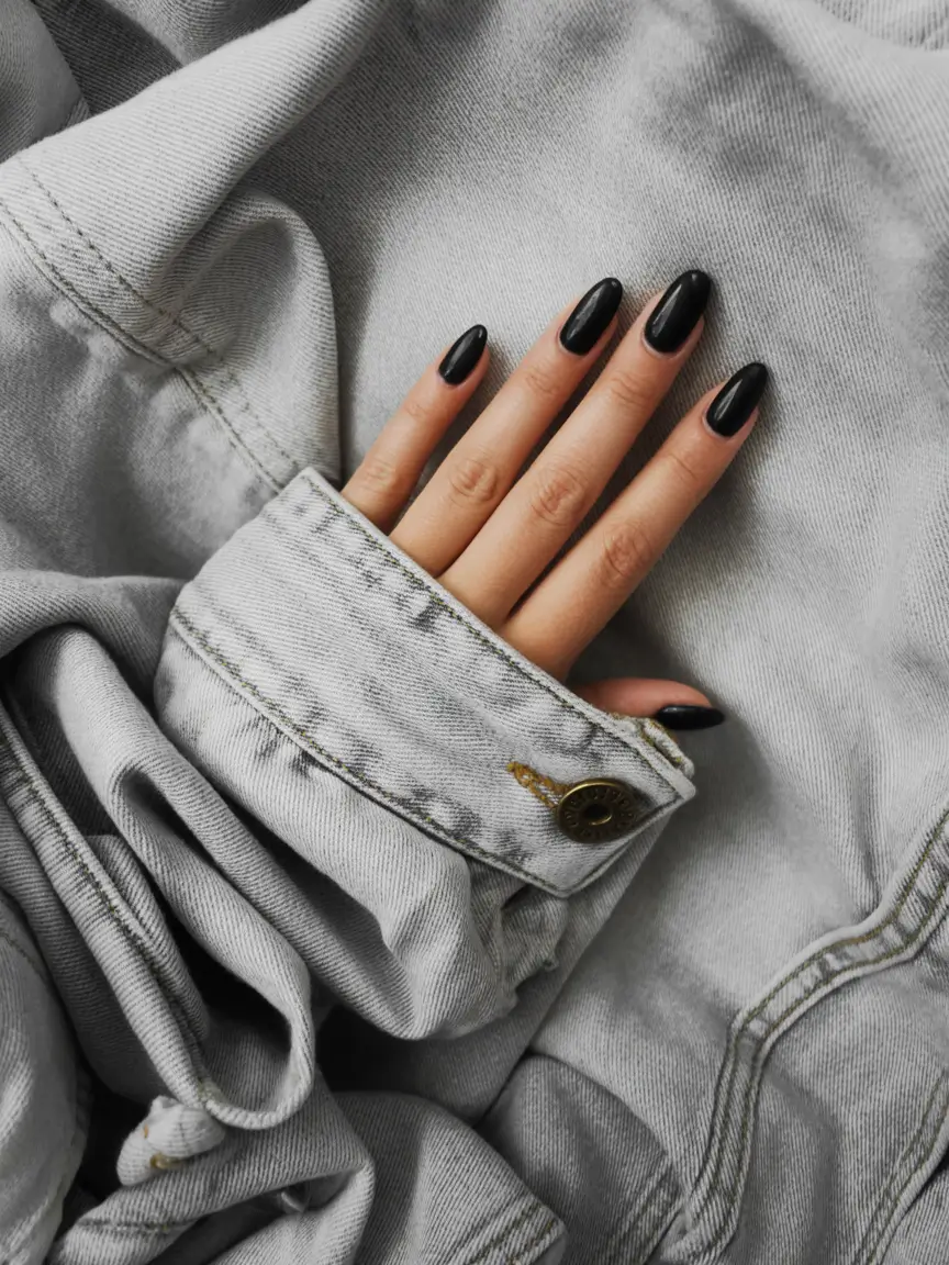 Fall Season Nails Ideas 2025: Trendy Manicure Colors and Designs for Autumn