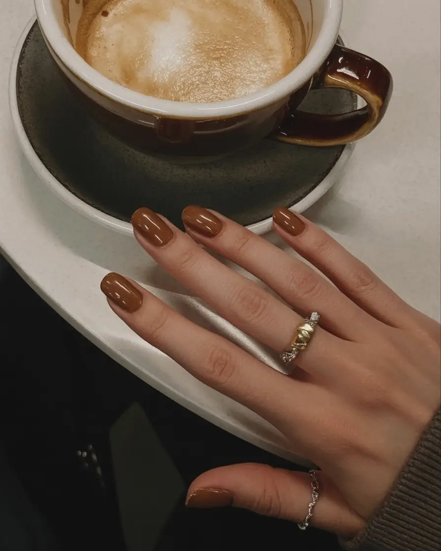 Fall Season Nails Ideas 2025: Trendy Manicure Colors and Designs for Autumn