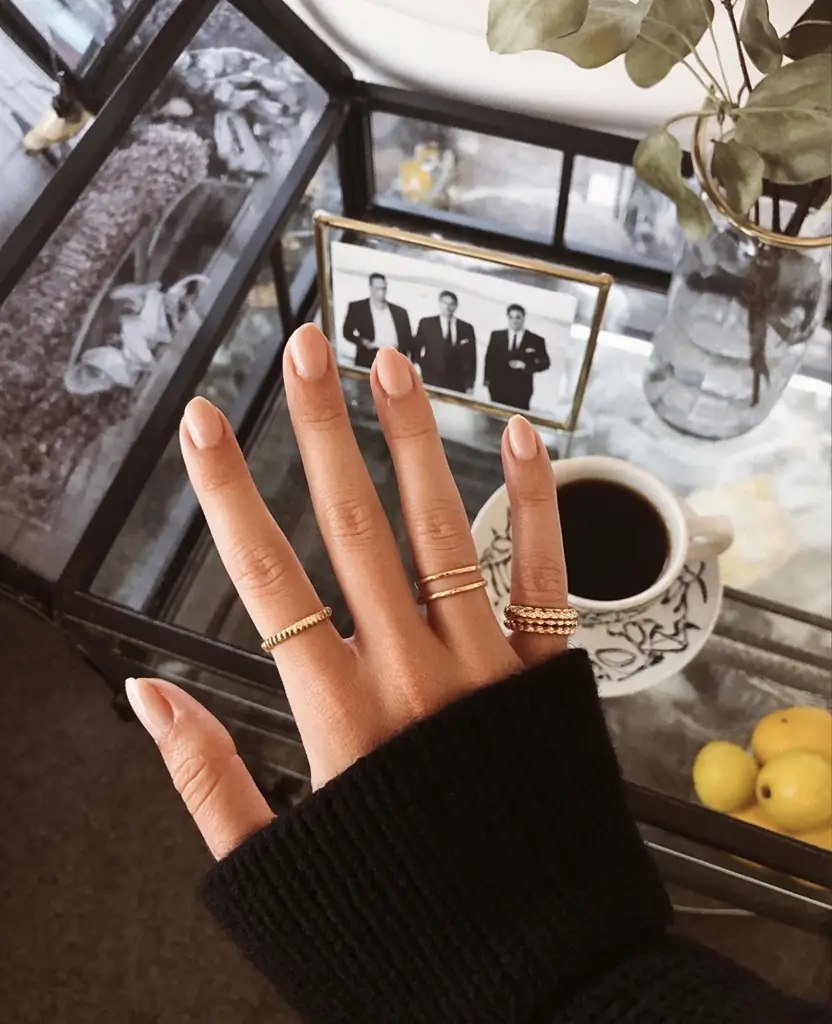 Fall Season Nails Ideas 2025: Trendy Manicure Colors and Designs for Autumn