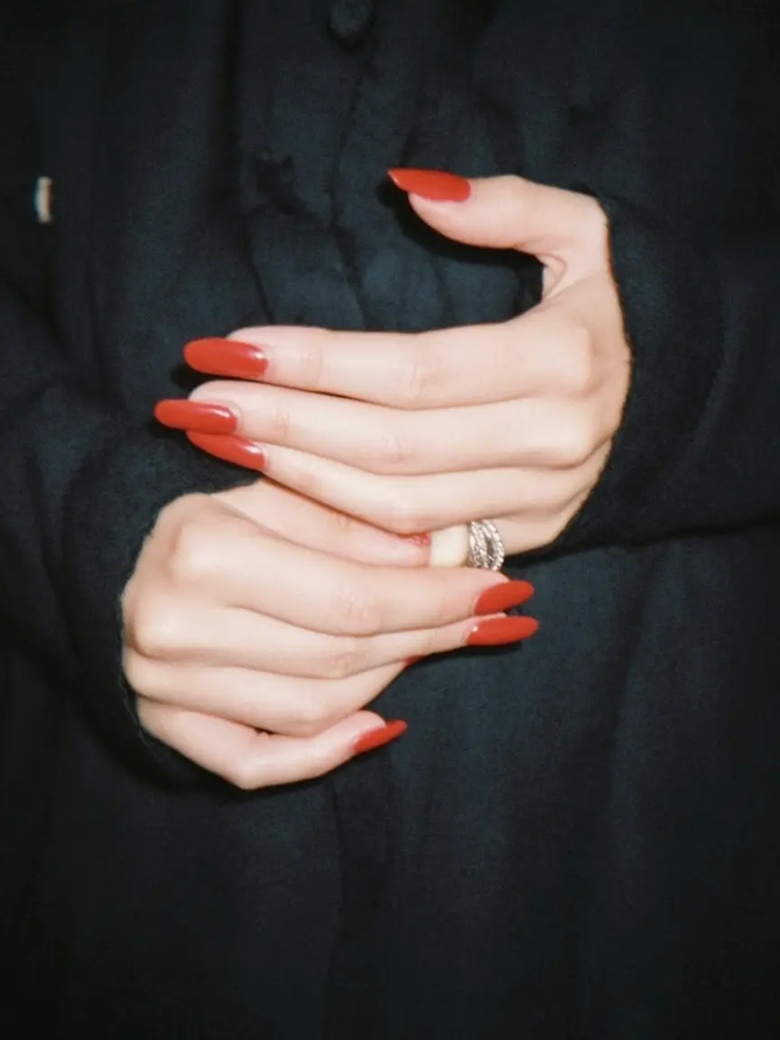 Long Fall Nails Trends 2025 – Acrylic, Almond & Coffin Ideas