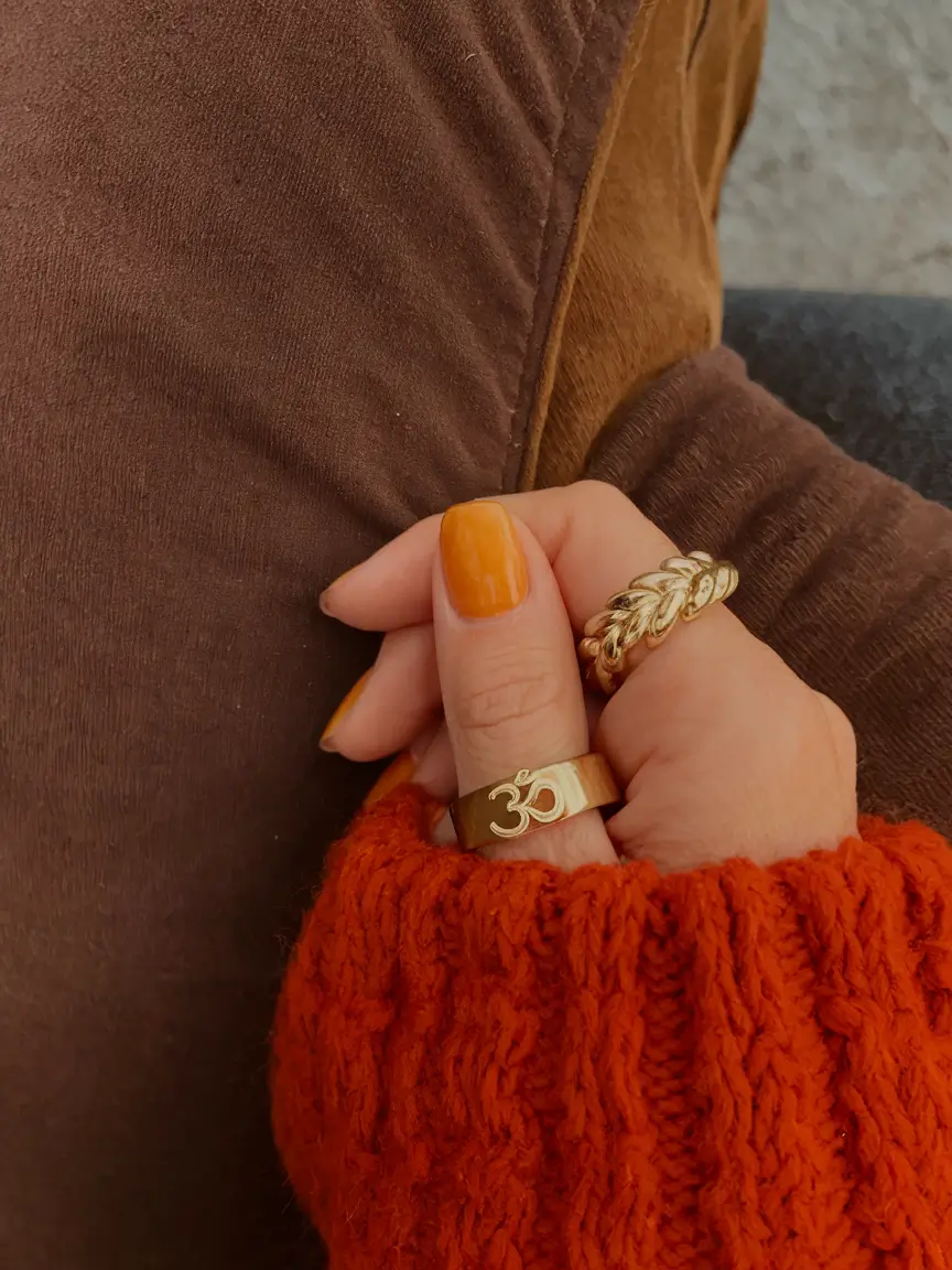 October 2025 Nail Colors Ideas: Best Shades and Manicure Trends for Fall
