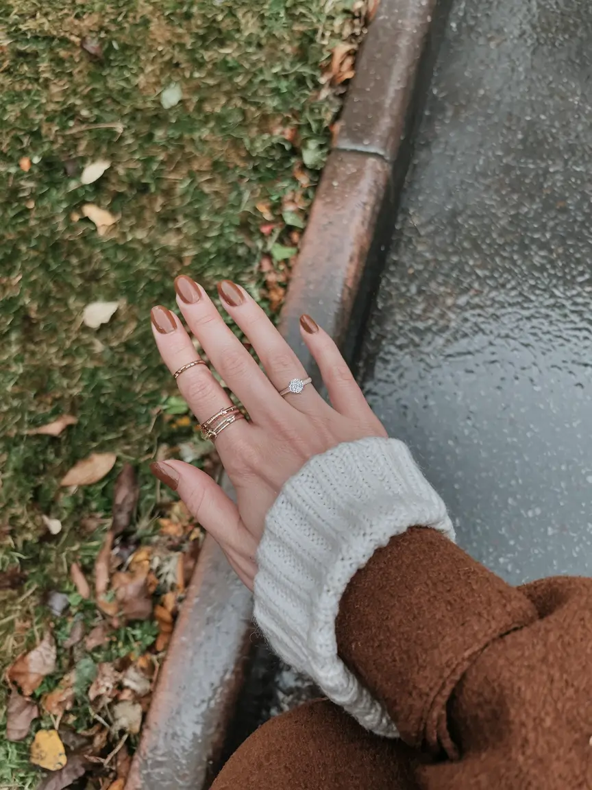 October 2025 Nail Colors Ideas: Best Shades and Manicure Trends for Fall