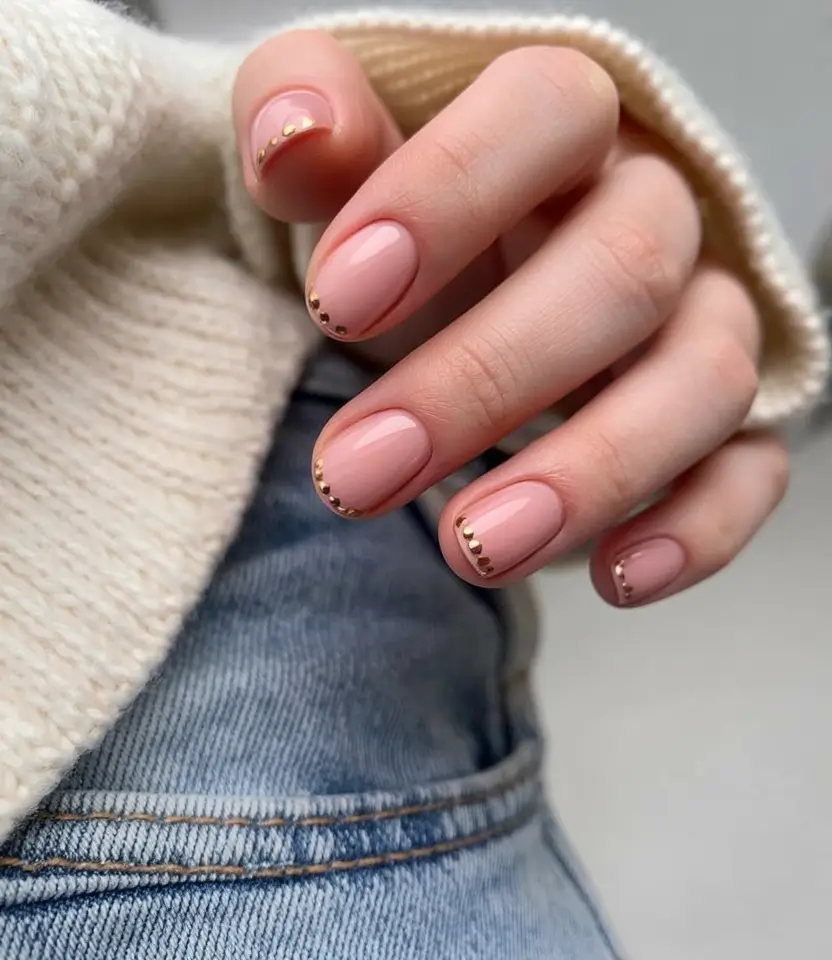 Round Fall Nails 2025: Best Designs and Colors for the Season