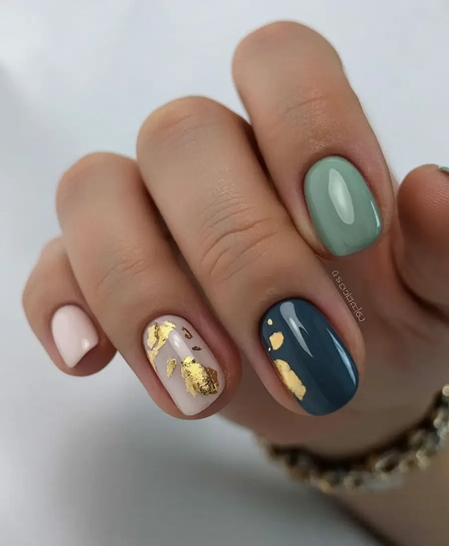 Round Fall Nails 2025: Best Designs and Colors for the Season