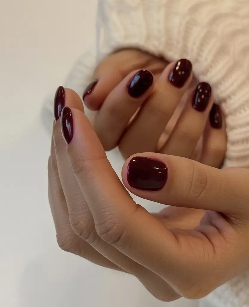 Short Fall Nails Trends 2025: Stylish and Chic Manicure Ideas for the Season