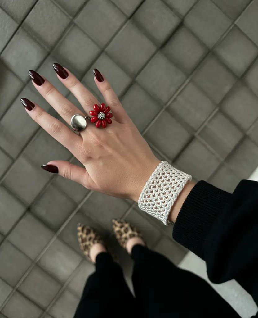 November Nails Ideas 2025: Trendy Colors, Shapes & Designs for Fall