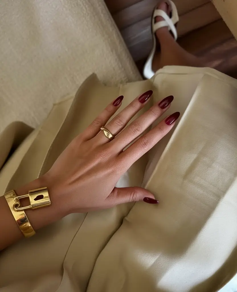 November Nails Ideas 2025: Trendy Colors, Shapes & Designs for Fall