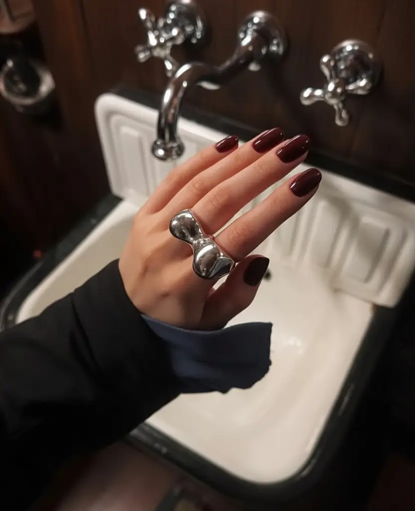 November Nails Colour Ideas 2025: Trendy Shades and Designs for the Season