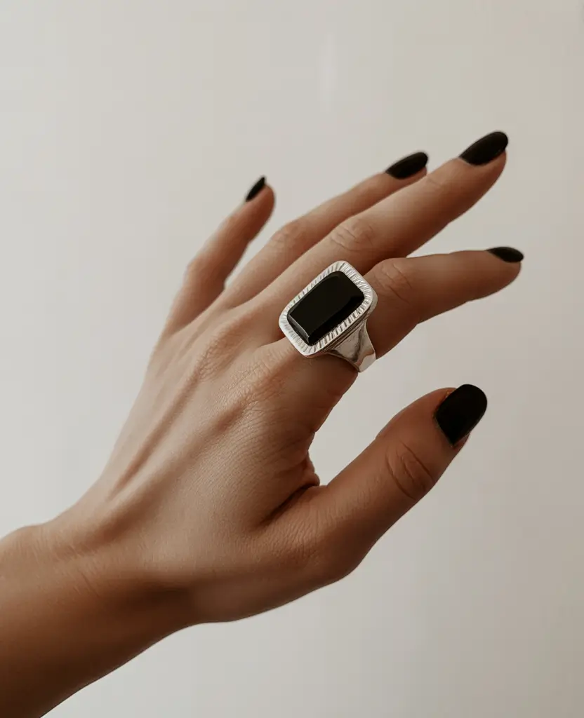 November Nails Colour Ideas 2025: Trendy Shades and Designs for the Season