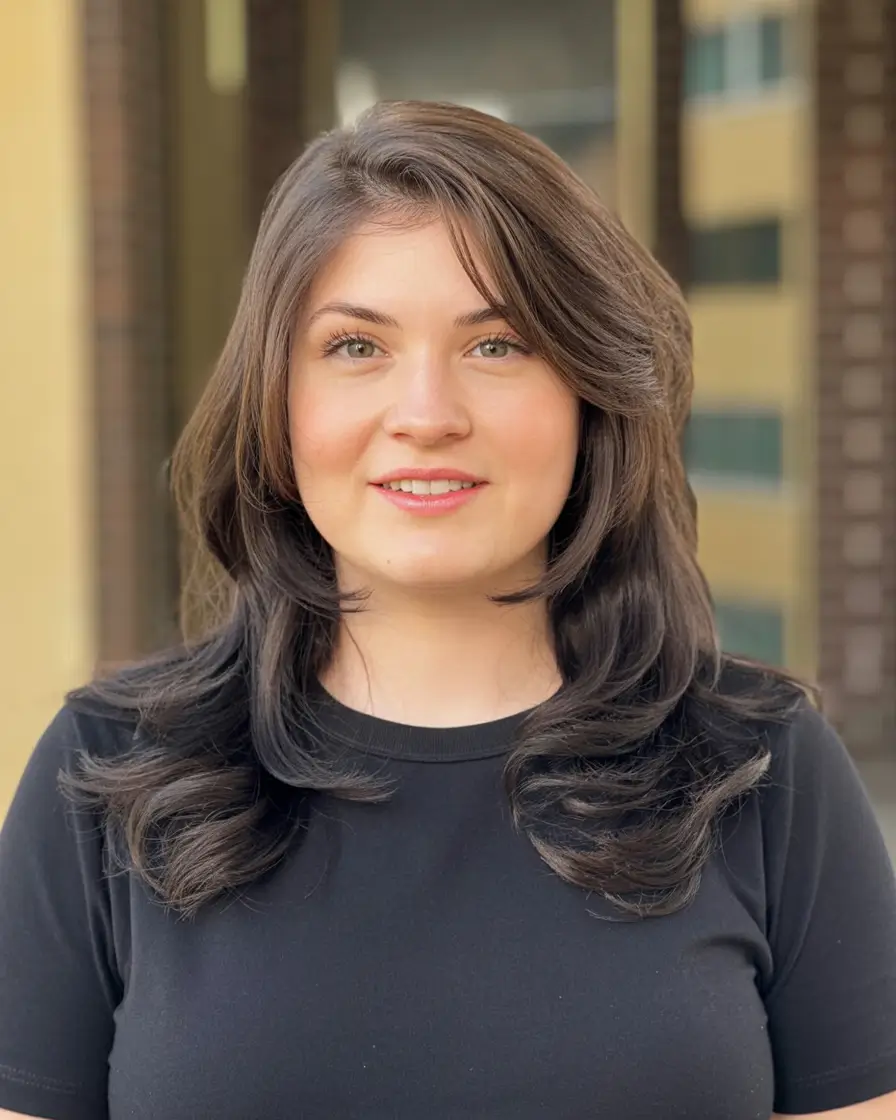 Winter Haircuts for Round Faces 2025–2026 Style Guide: Trendy Medium & Long Looks to Try This Season