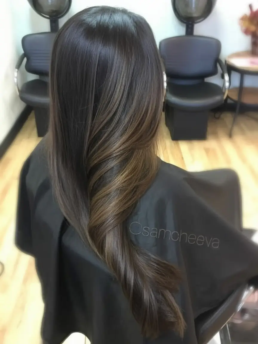 Winter Trending Hair Colors Ideas 2025–2026: Soft Brunettes, Honey Balayage & Chic Seasonal Shades